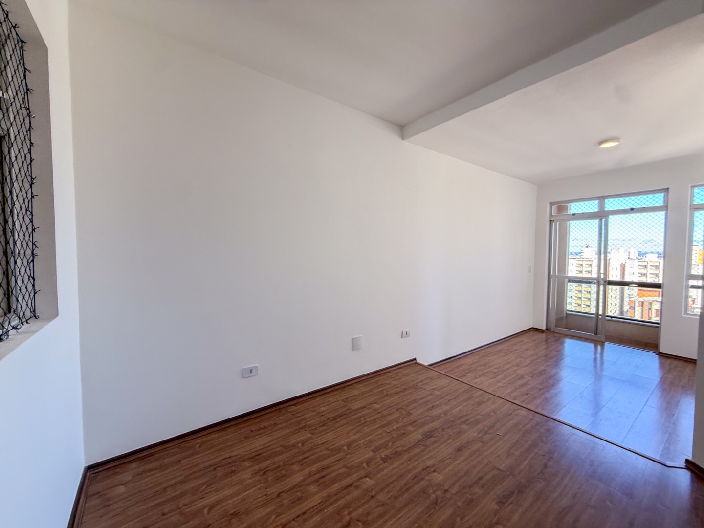 Apartamento para locacao no Centro em Londrina com 145,97m² por R$ 2.000,00  - Foto 3