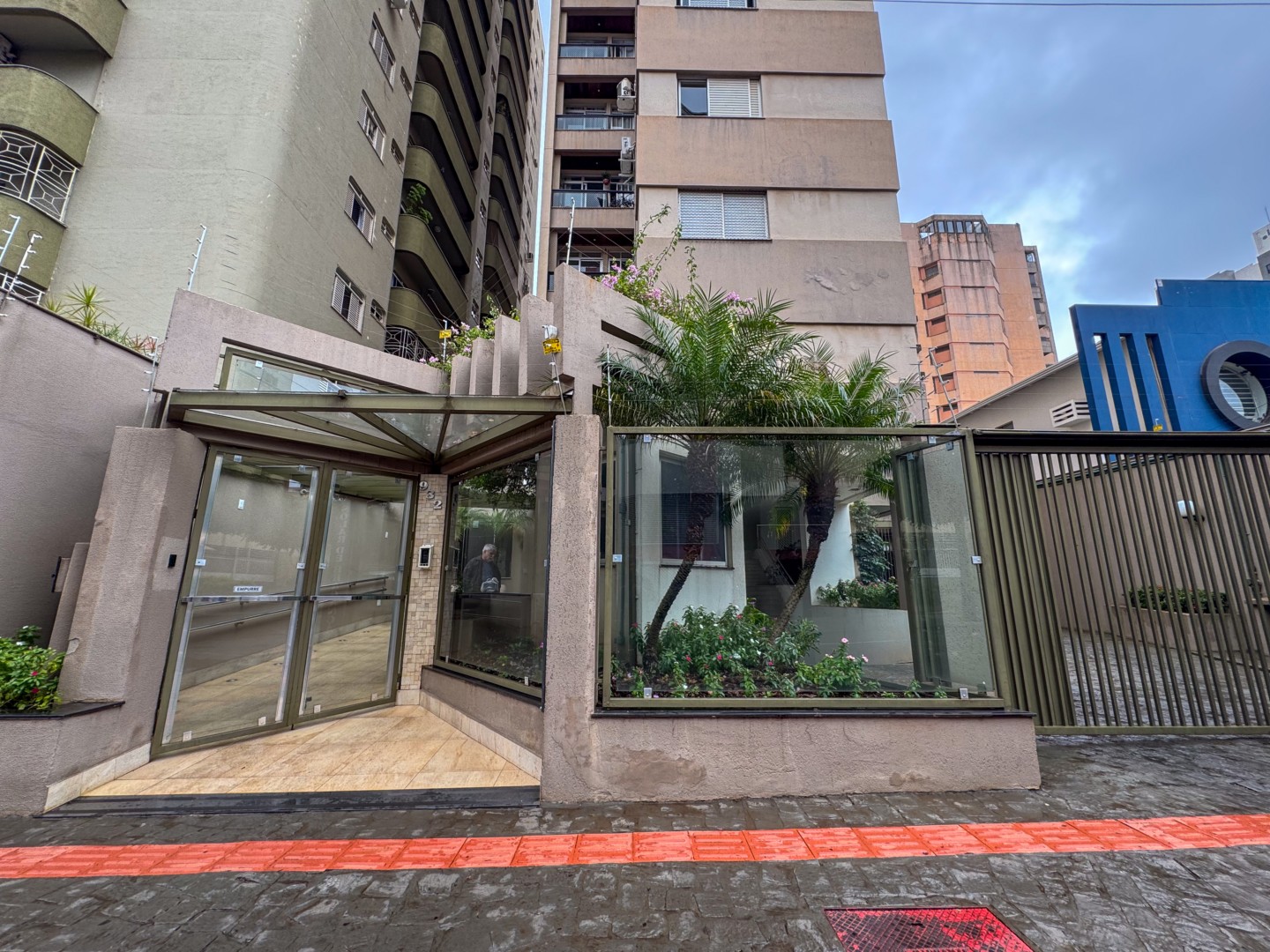 Apartamento para locacao no Centro em Londrina com 145,97m² por R$ 2.000,00  - Foto 1