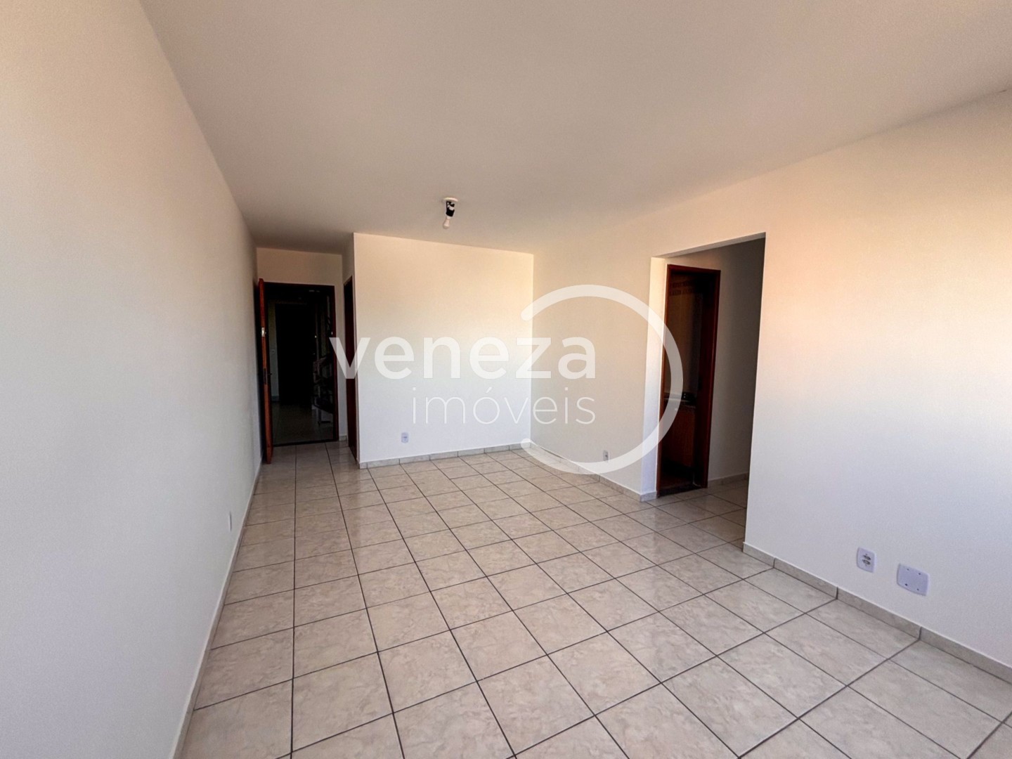Apartamento para locacao no Jardim America em Londrina com 103,67m² por R$ 1.700