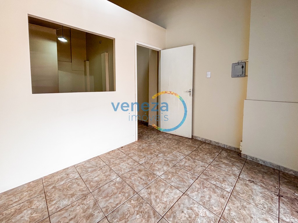 Salão-loja para locação no bairro Centro de Londrina - Foto 9