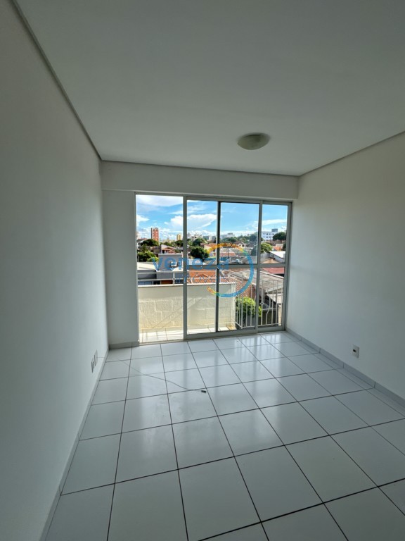 Apartamento para locacao no Ipiranga em Londrina com 92,79m² por R$ 1.562,50