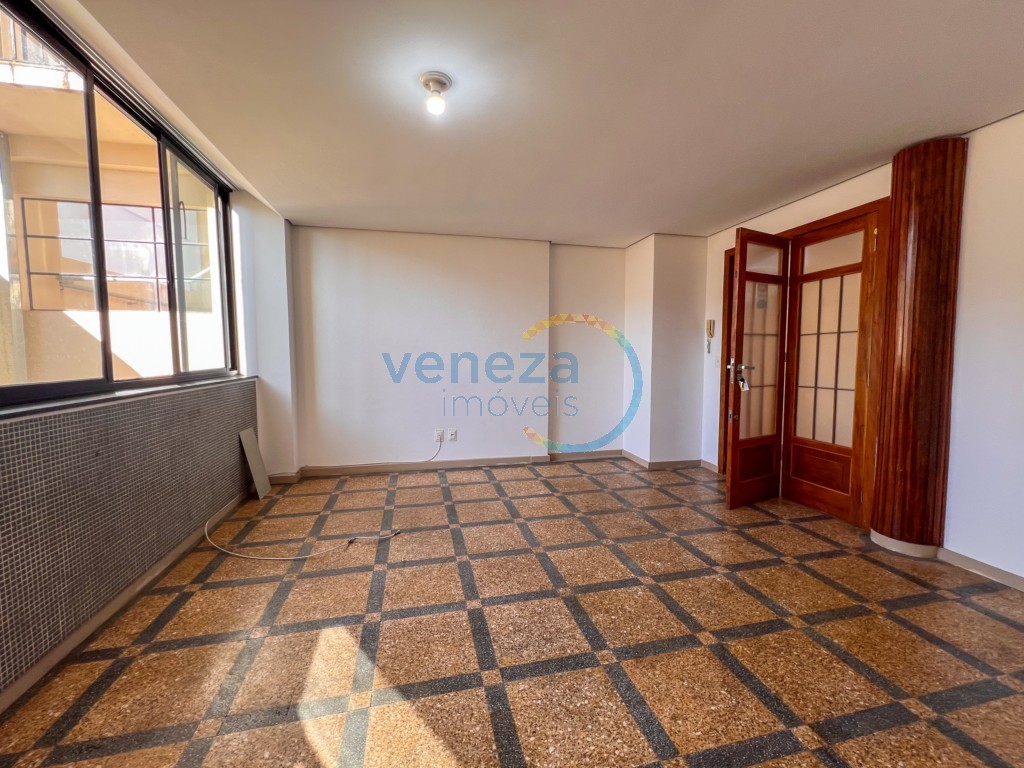 Sala para locacao no Centro em Londrina com 26m² por R$
                                                                                                                                                                                            680,00                                                                                            