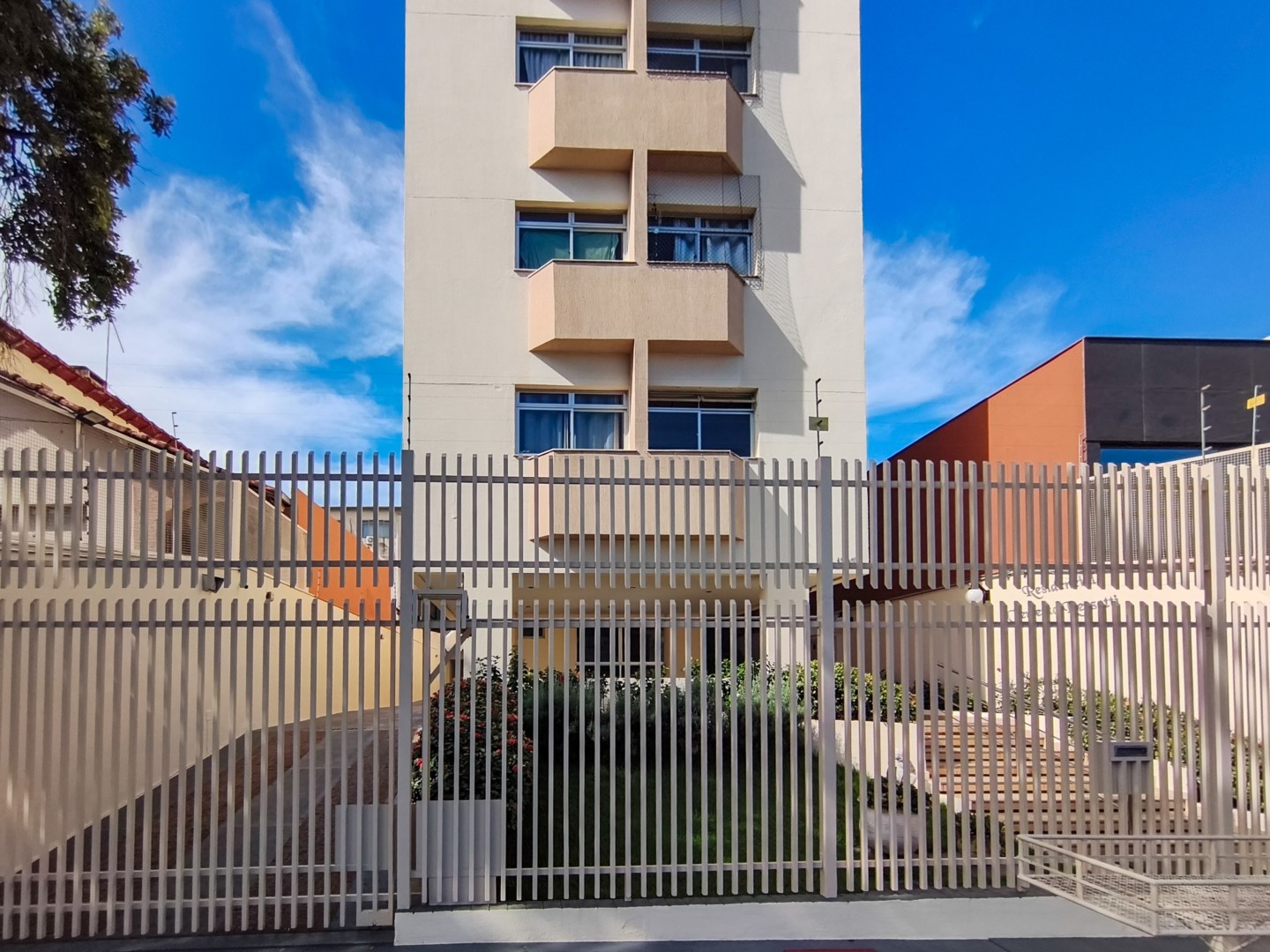 Apartamento para alugar em Centro, Londrina — Portal Chave Fácil