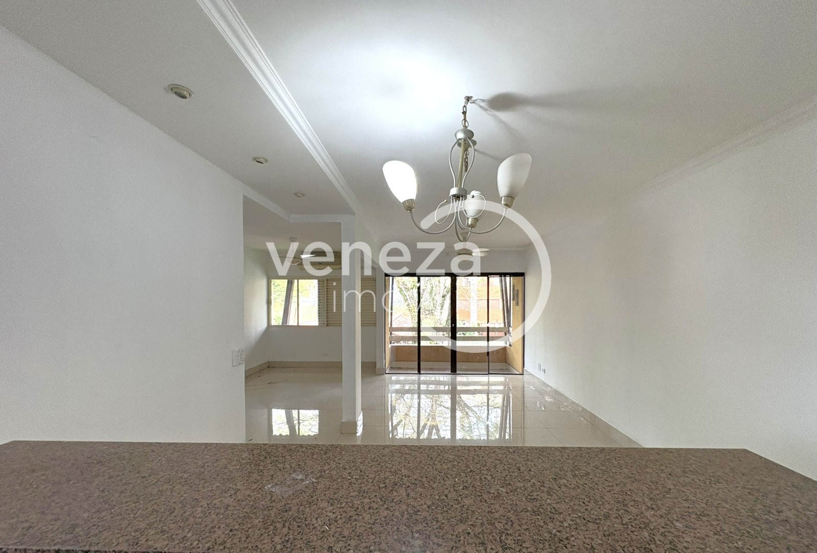 Apartamento para locacao no Gleba Palhano em Londrina com 135m² por R$ 2.950