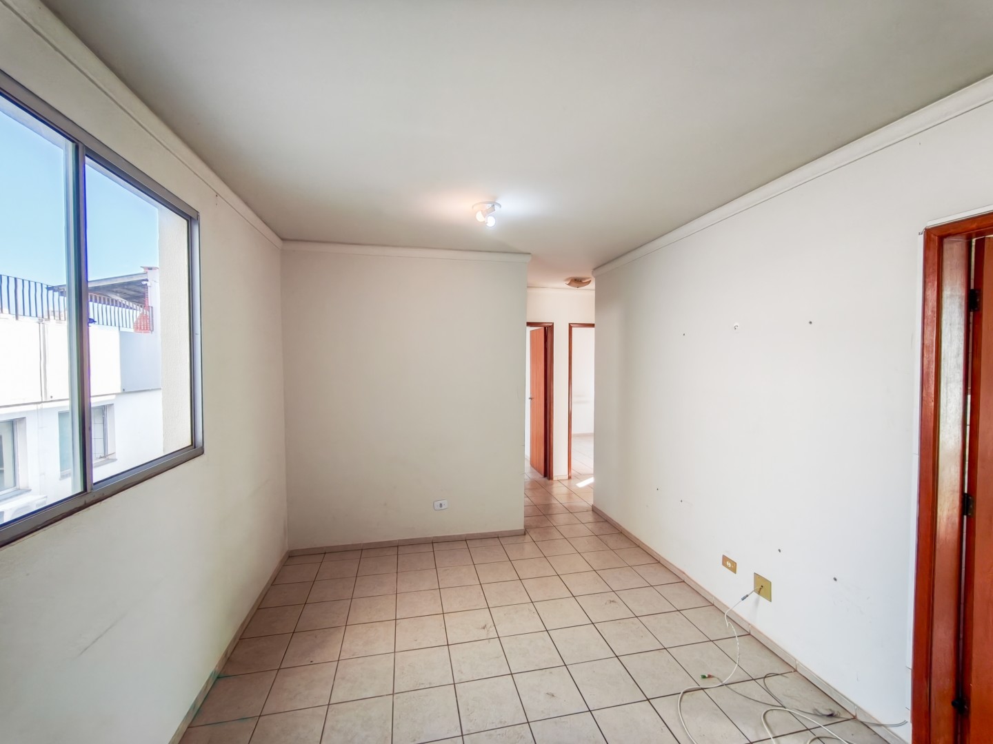 Apartamento para locacao no Centro em Londrina com 90,86m² por R$ 1.520  - Foto 2