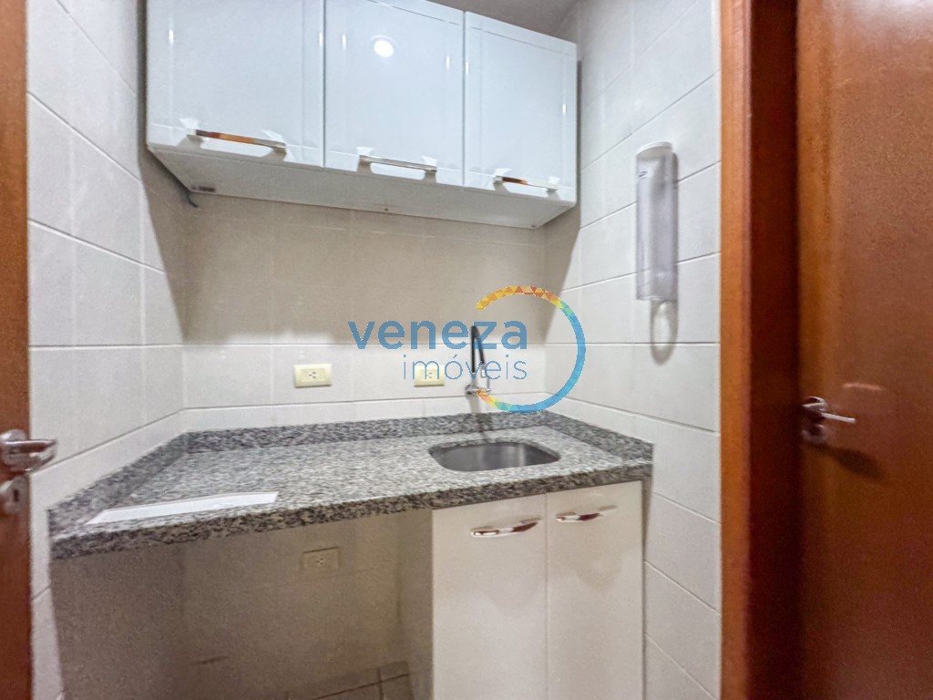 Sala para locação no bairro Centro de Londrina com 44.65m<sup>2</sup> útil, 1 vaga de garagem