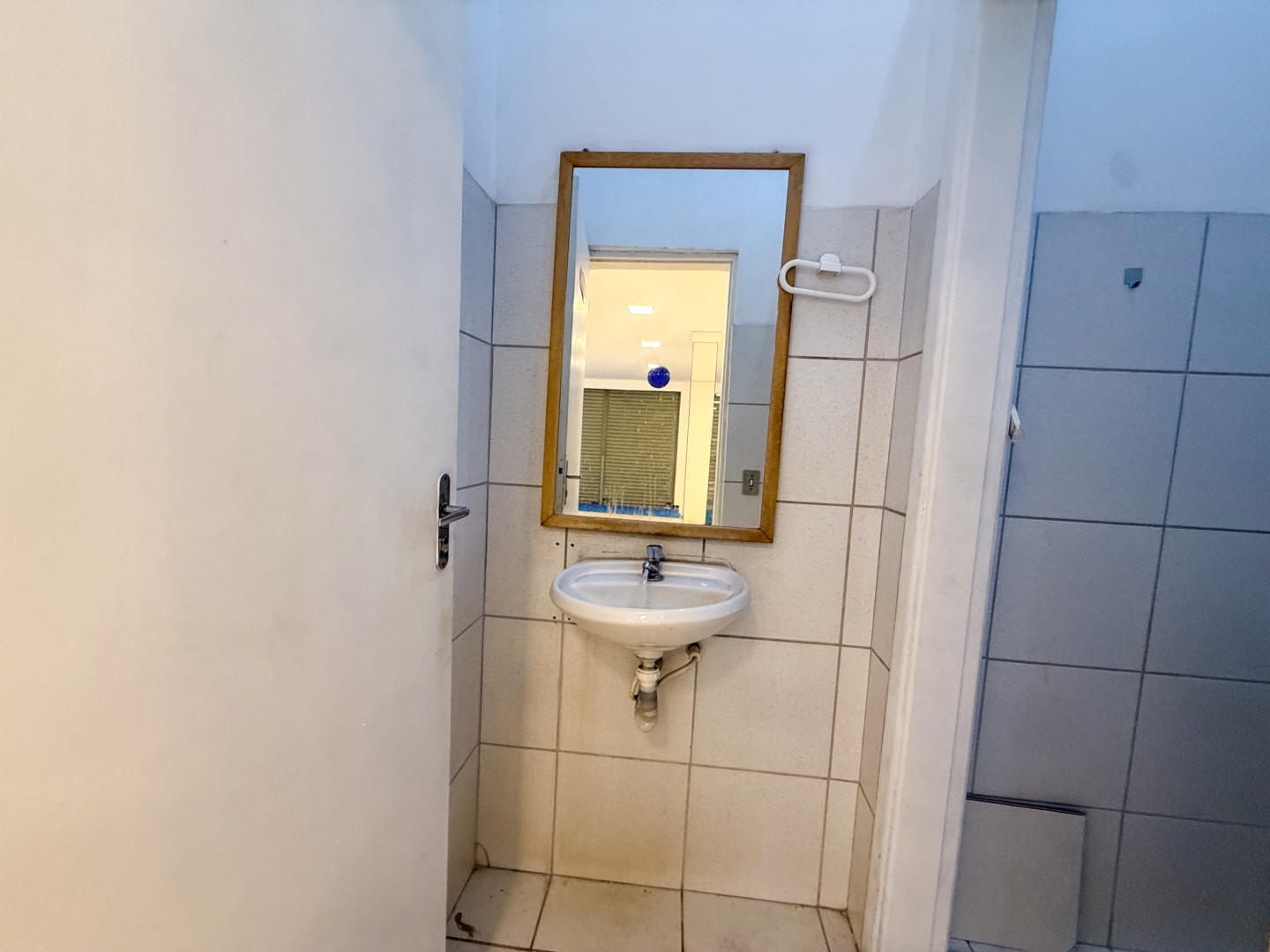 Salão-loja para locação no bairro Centro de Londrina - Foto 9