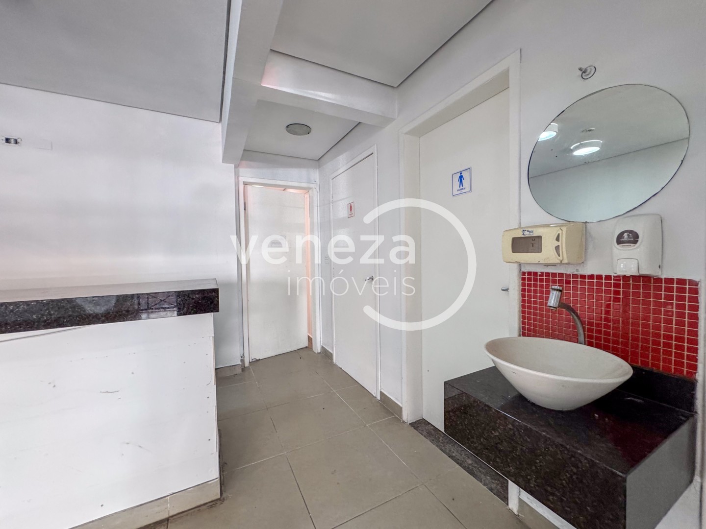 Casa Comercial para locação no bairro Centro de Londrina - Foto 6