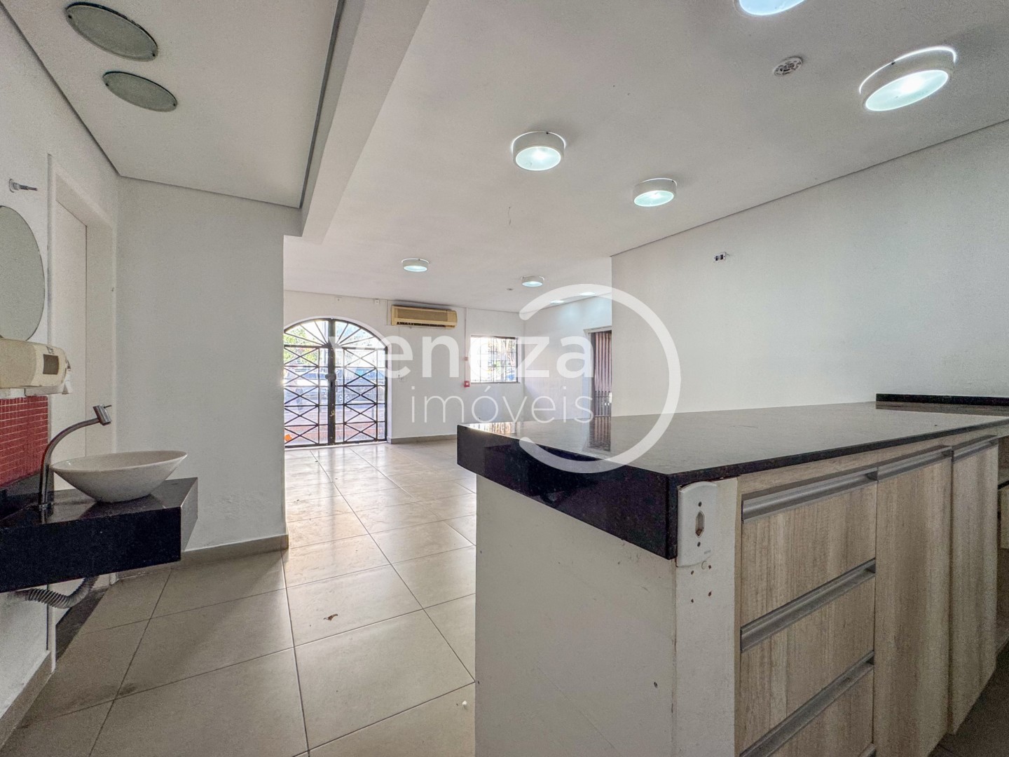 Casa Comercial para locação no bairro Centro de Londrina - Foto 13