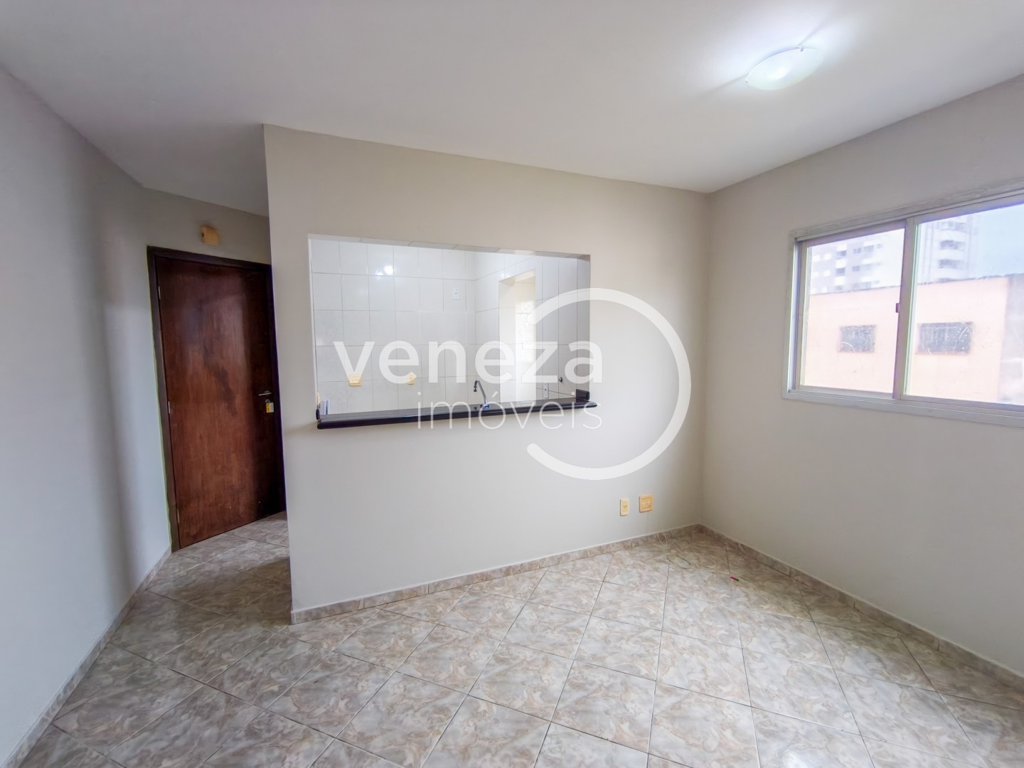 Apartamento para locação no bairro Vila Brasil de Londrina - Foto 4