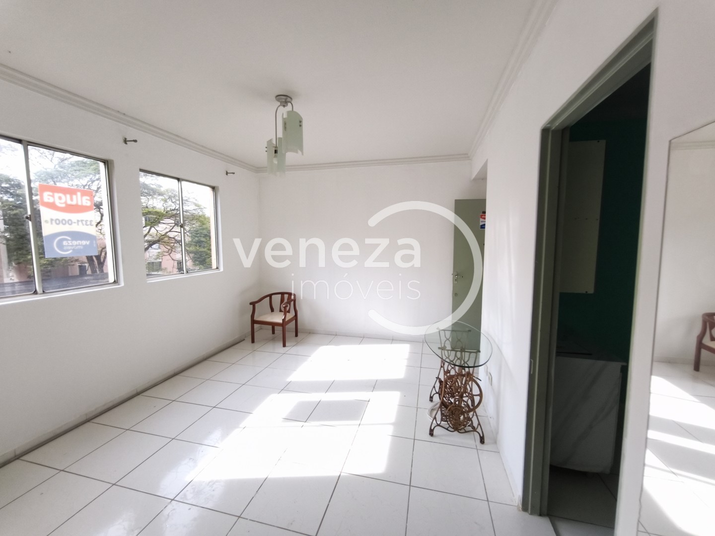Apartamento para locacao no Jardim das Americas em Londrina com 96,57m² por R$ 990