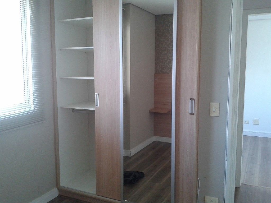Apartamento para venda no Centro em Londrina com 108,5m² por R$ 280.000  - Foto 2