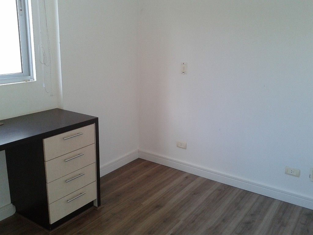 Apartamento para venda no Centro em Londrina com 108,5m² por R$ 280.000  - Foto 3