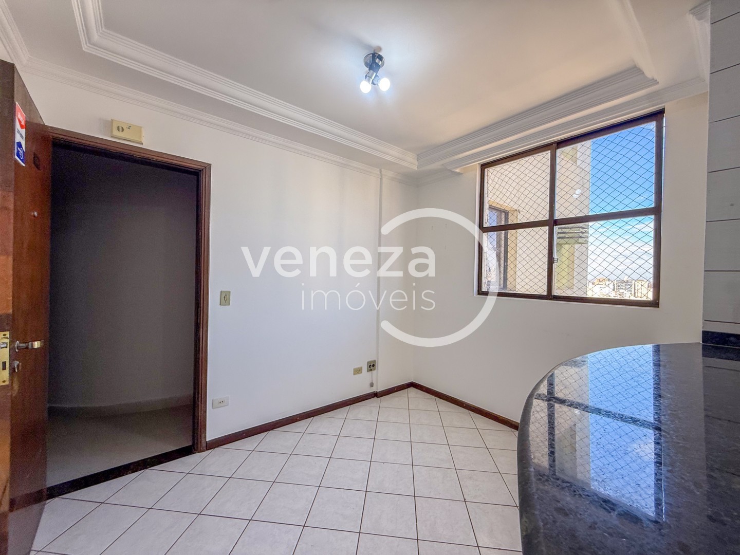 Apartamento para locacao no Centro em Londrina com 68m² por R$ 1.300  - Foto 2