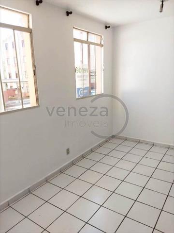 Apartamento para venda no Jamaica em Londrina com 63,54m² por R$ 130.000,00