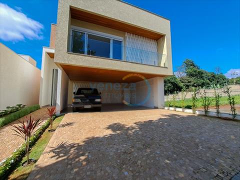 Casa Residencial para venda no Jose Lazaro em Londrina com 301m² por R$
                                                                                                                                                3.300.000,00                                                                                                                                        