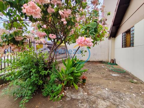 Casa Residencial para venda no Jacomo Violin em Londrina com 145m² por R$ 240.000,00