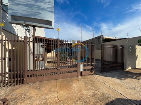 Casa Residencial para locacao no Estados em Londrina com 230,92m² por R$ 4.750,00