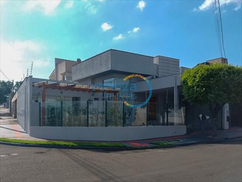Casa Residencial para venda no Coliseu em Londrina com 203m² por R$ 730.000,00