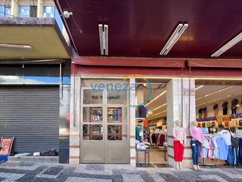Sala para locacao no Centro em Londrina com 41,84m² por R$ 812,50