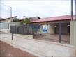 Casa Residencial à venda no bairro Santa Monica de Londrina com 164m<sup>2</sup> útil, 3 quartos, 2 vagas de garagem - Foto 1