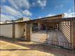 Casa Residencial à venda no bairro Alpes de Londrina com 185.95m<sup>2</sup> útil, 3 quartos, 2 vagas de garagem - Foto 2