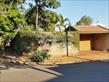 Casa Residencial à venda no bairro Waldemar Hauer de Londrina com 400m<sup>2</sup> útil, 5 quartos, 1 vaga de garagem - Foto 2