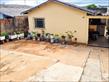 Casa Residencial à venda no bairro Farid Libos de Londrina com 30m<sup>2</sup> útil, 1 quarto, 3 vagas de garagem - Foto 3