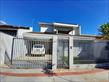 Casa Residencial à venda no bairro Jardim Guararapes de Londrina com 232m<sup>2</sup> útil, 5 quartos, 3 vagas de garagem - Foto 1