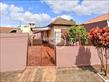 Casa Residencial à venda no bairro Vila Monteiro de Londrina com 83.06m<sup>2</sup> útil, 2 quartos, 2 vagas de garagem - Foto 1