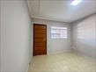Casa Comercial para locação no bairro Ipanema de Londrina com 240m<sup>2</sup> útil, 3 quartos, 4 vagas de garagem - Foto 4