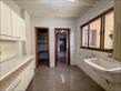 Apartamento para locação no bairro Centro de Londrina com 184m<sup>2</sup> útil, 3 quartos, 2 vagas de garagem - Foto 21