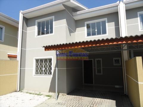 Sobrado para locacao no Fazendinha em Curitiba com 104m² por R$ 3.480,00