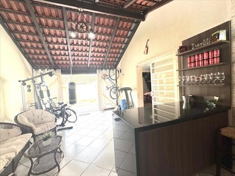 Sobrado para venda no Novo Mundo em Curitiba com 178m² por R$ 695.000,00