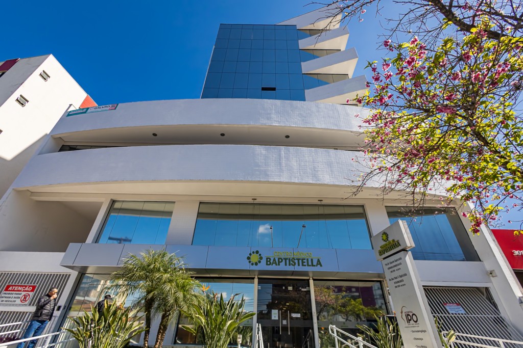 Conjunto Comercial / Sala para locacao no Cabral em Curitiba com 60,87m² por R$ 3.000,00