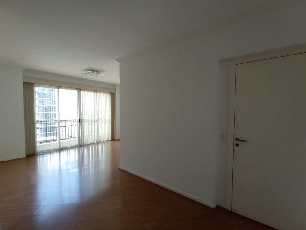 Apartamento para locacao no Centro em Curitiba com 170,99m² por R$ 5.040,00