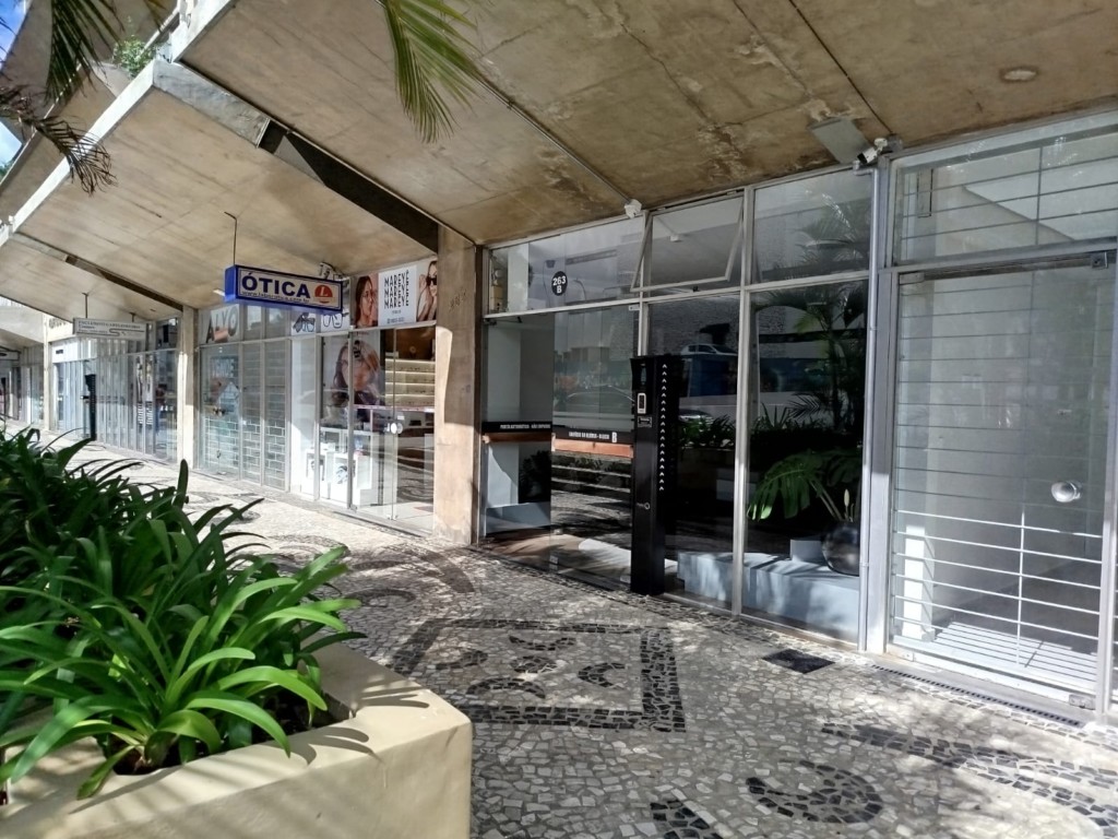 Apartamento para locacao no Centro em Curitiba com 55,77m² por R$ 1.740,00