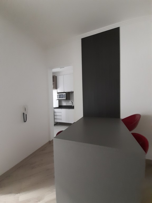 Apartamento para locacao no Centro em Curitiba com 94,94m² por R$ 3.840,00