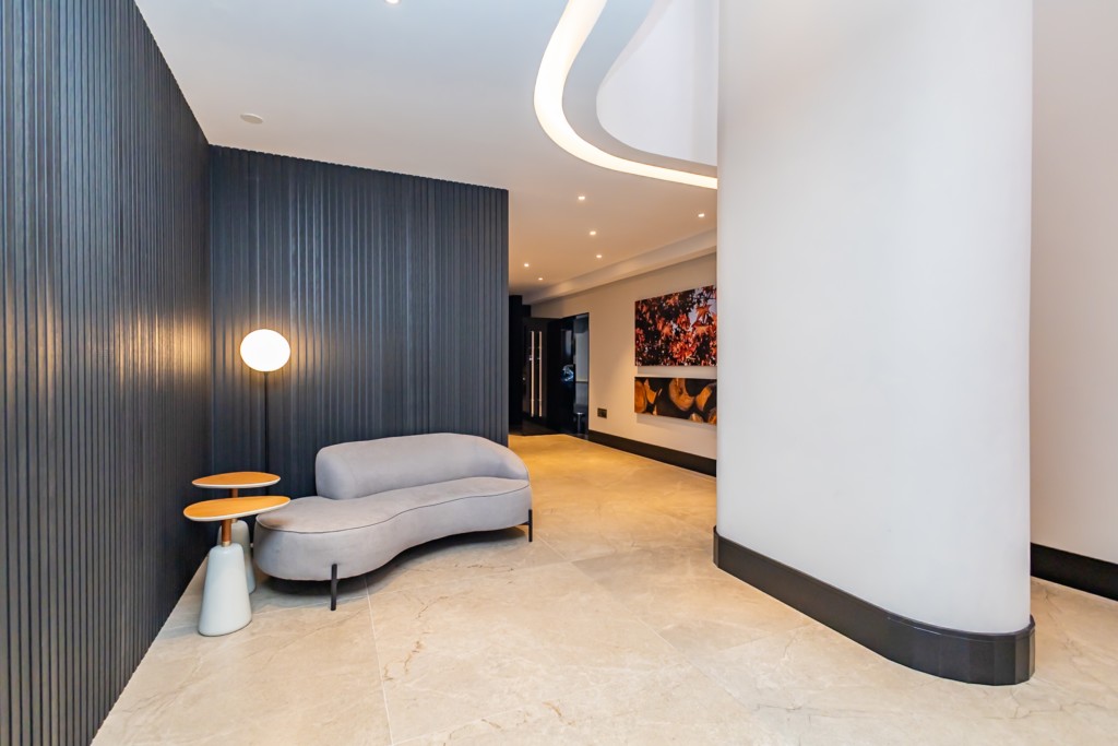 Apartamento para locacao no Agua Verde em Curitiba com 147,7m² por R$ 5.400,00