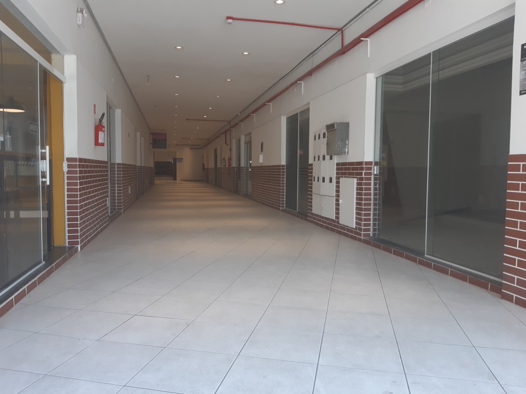 Loja para locacao no Centro em Curitiba com 32,1m² por R$ 5.160,00
