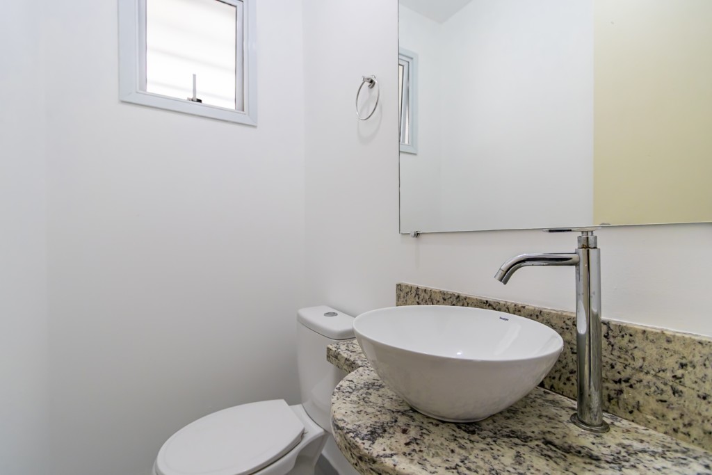 Sobrado para locacao no Bairro Alto em Curitiba com 81m² por R$ 3.360,00