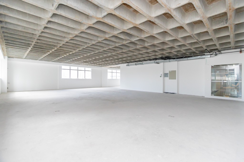 Conjunto Comercial / Sala para locacao no Centro Civico em Curitiba com 424,83m² por R$ 26.400,00