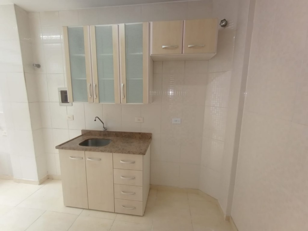 Apartamento para locacao no Centro em Curitiba com 43m² por R$ 2.160,00