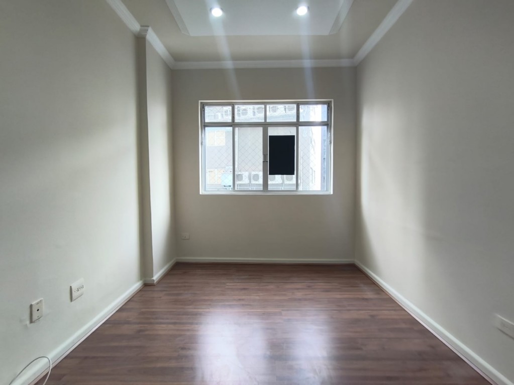 Apartamento para locacao no Centro em Curitiba com 43m² por R$ 2.280,00