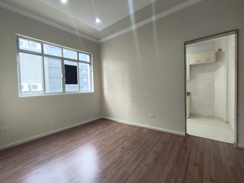 Apartamento para locacao no Centro em Curitiba com 43m² por R$ 2.280,00
