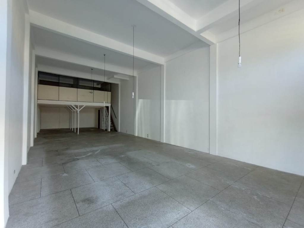 Loja para locacao no Sao Francisco em Curitiba com 114,6m² por R$ 5.040,00