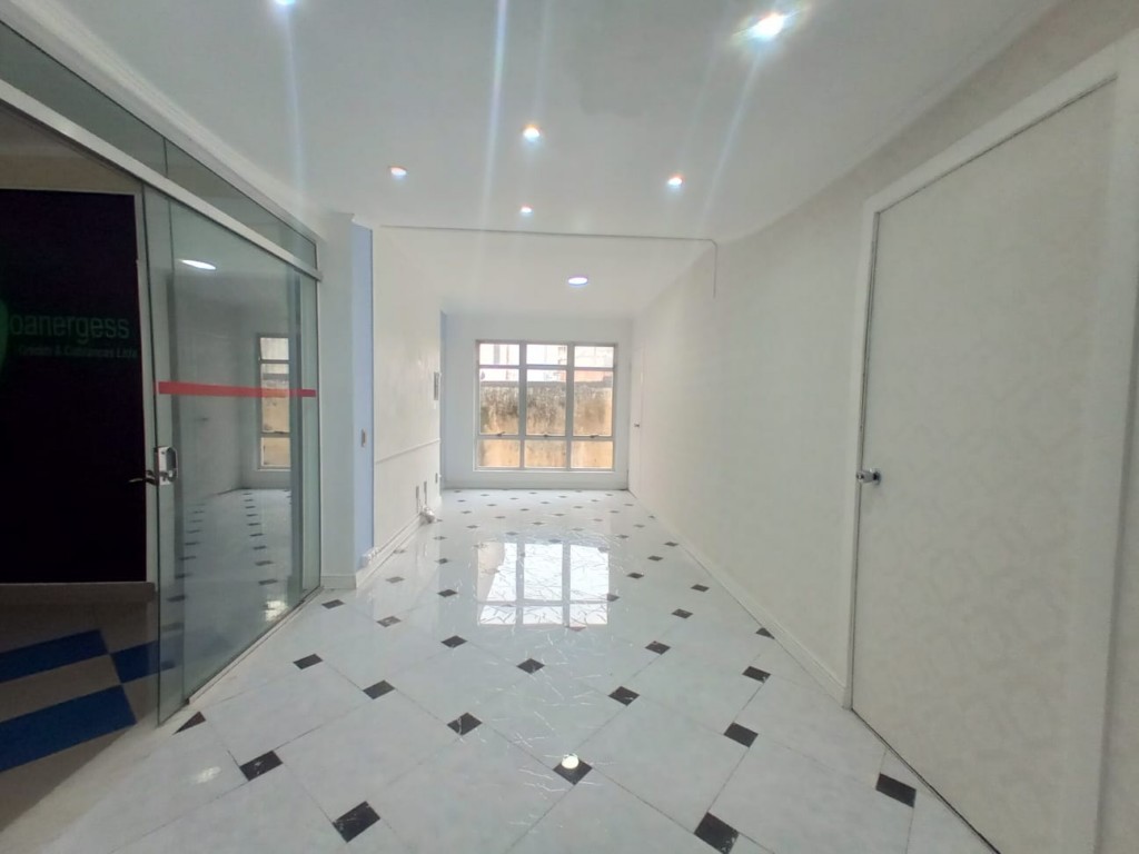 Conjunto Comercial / Sala para locacao no Centro em Curitiba com 95,11m² por R$ 2.520,00