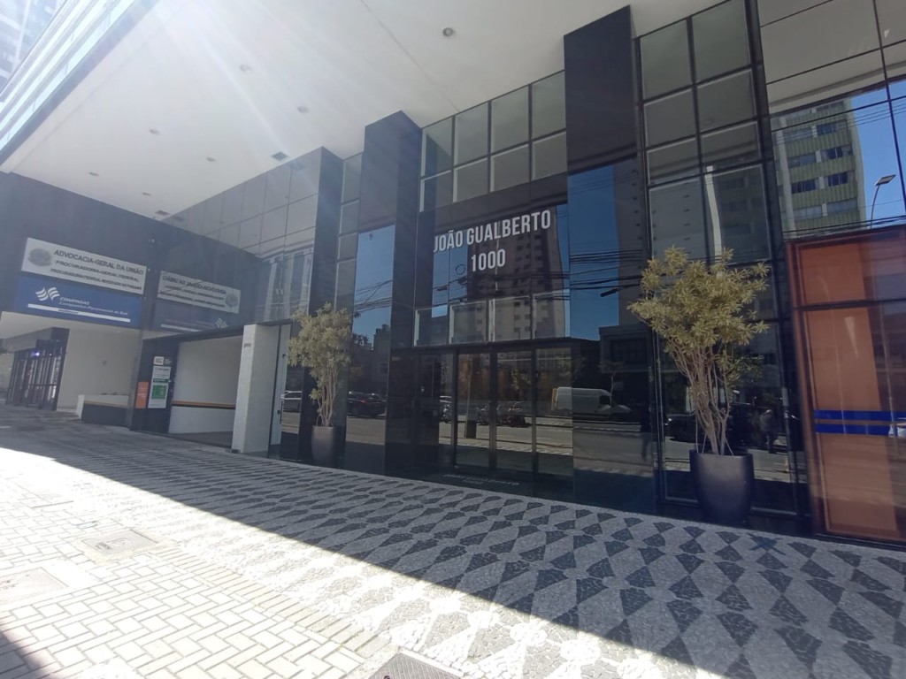 Conjunto Comercial / Sala para locacao no Alto da Gloria em Curitiba com 444,25m² por R$ 41.839,20