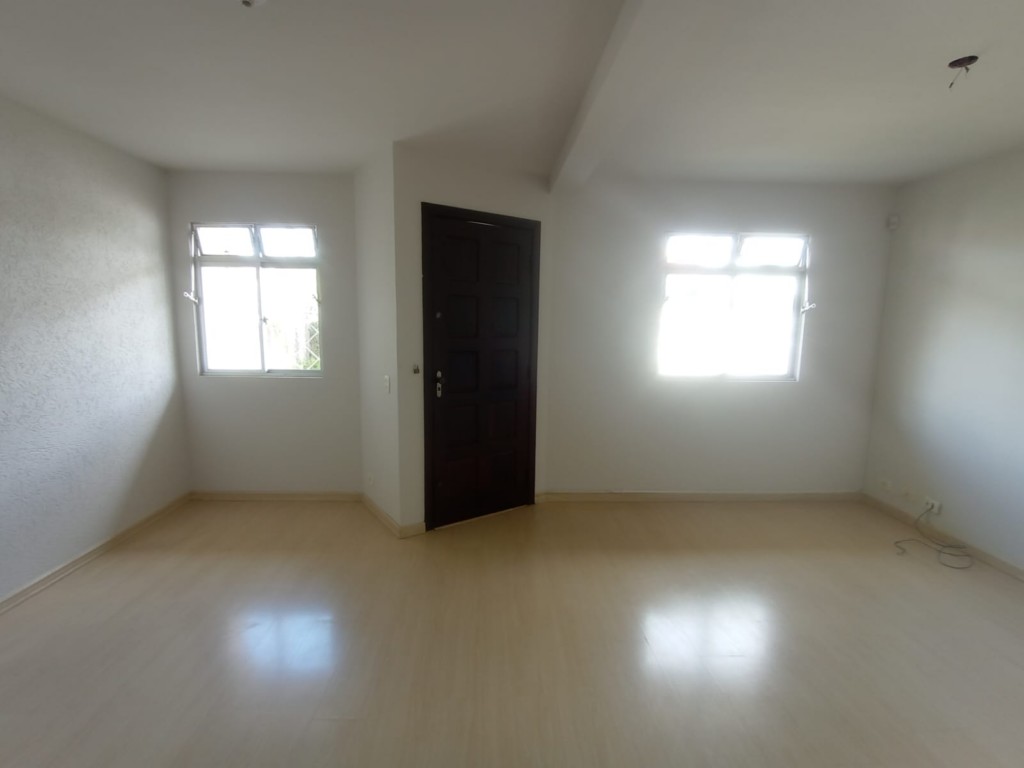 Sobrado para locacao no Bom Retiro em Curitiba com 198m² por R$ 5.400,00