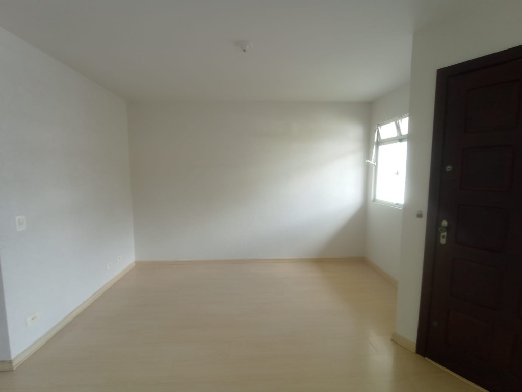 Sobrado para locacao no Bom Retiro em Curitiba com 198m² por R$ 5.400,00